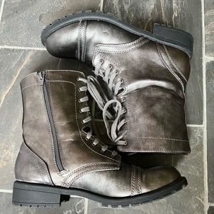 Metallic combat boot 12w